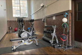 Cozy Studio in The Heart of The Cross Roads